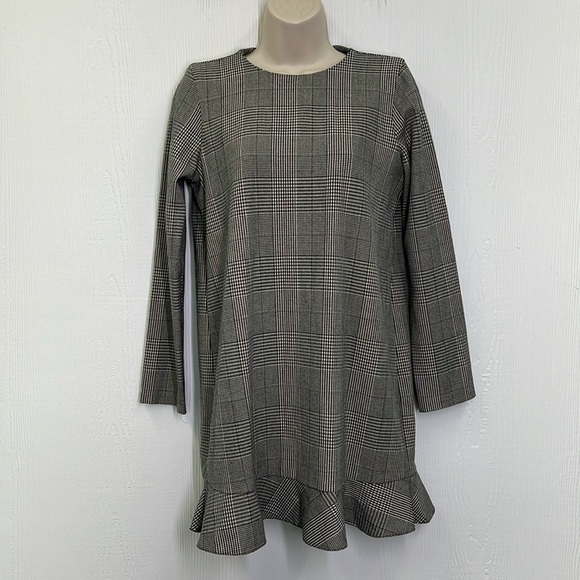 Zara - Houndstooth Plaid Long Sleeve Ruffle Bottom Mini Dress Size Medium - Picture 2 of 12